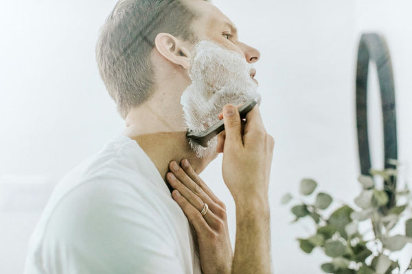 Ingrown Hairs After Shaving? Here's Why Tea Tree Oil and Witch Hazel are the Answer