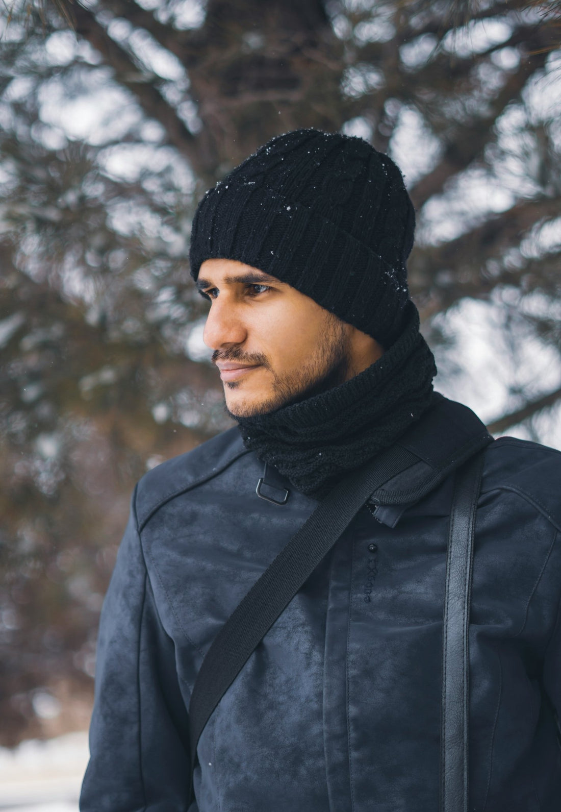 What Causes Dandruff in the Winter? - The Cut Buddy